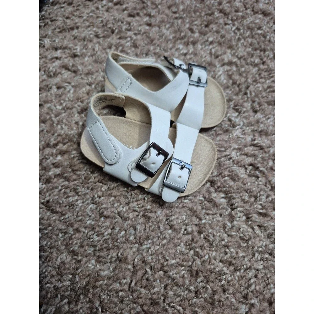 Old navy girls sandals size 0-3 like new